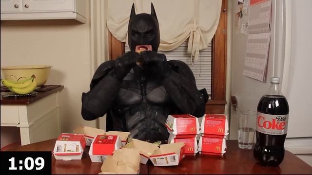 Batman Eats 10 Big Macs! смотреть онлайн