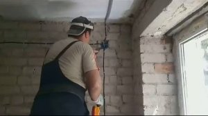 Прокладка электропроводки в кирпичном доме.