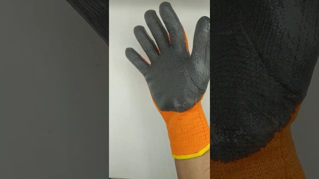 Перчатки акриловые с начёсом облитые чёрным латексом смотреть онлайн