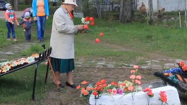 возложение цветов у браской могилы смотреть онлайн