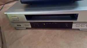 Портативный DVD плеер XPX + Видеомагнитофон TOSHIBA