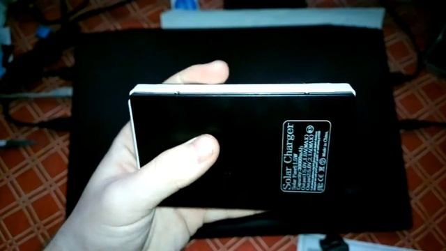 Повербанк с солнечной панелью. Солнечное зарядное устройство. Распаковка, тест. смотреть онлайн