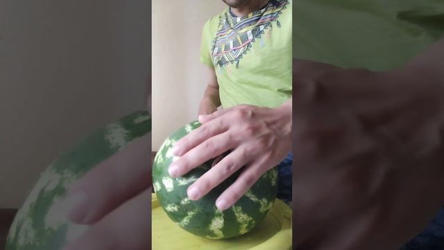 КАК ПРАВИЛЬНО РАЗРЕЗАТЬ АРБУЗ #shorts