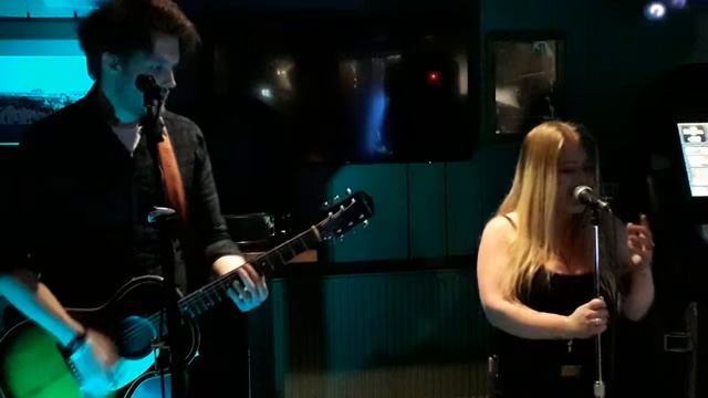 Hayley And The Comets Acoustic Swansea Gig Guide. смотреть онлайн