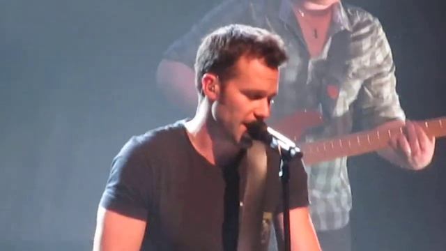 Love Me Or Leave Me - Chad Brownlee смотреть онлайн