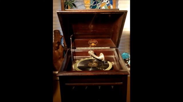 WHO? ( Jerome Kern-Otto Harbach-Oscar Hammerstein II ) Guy Lombardo And His Royal Canadians 23766 B смотреть онлайн