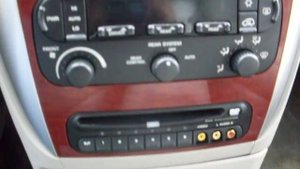 2005 Chrysler Town & Country LIMITED, 3.8 V6, Leather Quads, NAVIGATION, Dark Red!!!