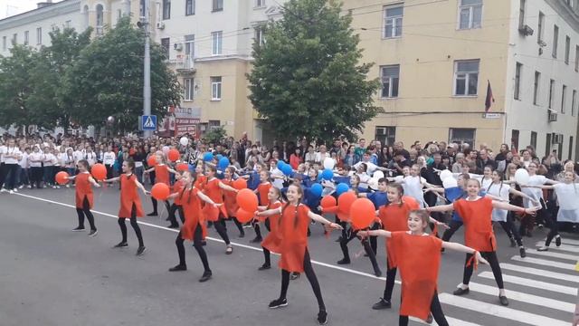 Флешмоб Макеевка .Республике 5 лет смотреть онлайн