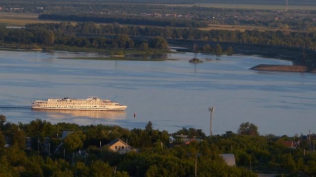 Теплоход "А.И. Герцен" на Волге.