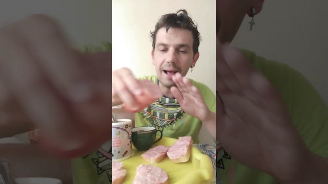 ОБЖОР ПАПА МОЖЕТ КОЛБАСА ЧЕСНОЧНАЯ ПОЛУКОПЧЕНАЯ #shorts
