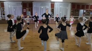 Танцы для детей "Давай коза попрыгаем"
