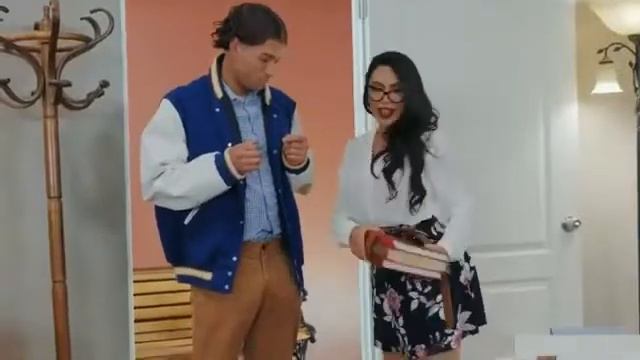 Lela star helping to prepare a student смотреть онлайн