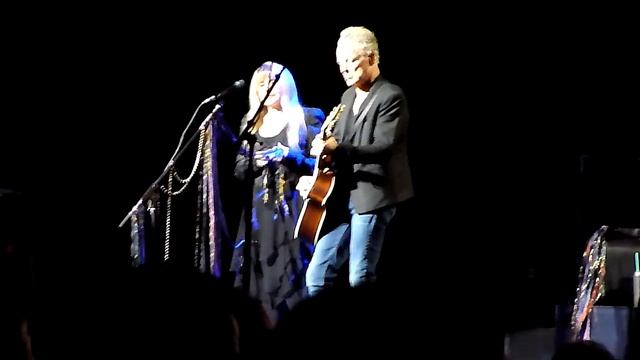 Fleetwood Mac - Landslide - Live in Leeds 05.07.2015 смотреть онлайн