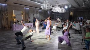 Пушечный и РЖАЧНЫЙ ТАНЕЦ от гостя на свадьбе