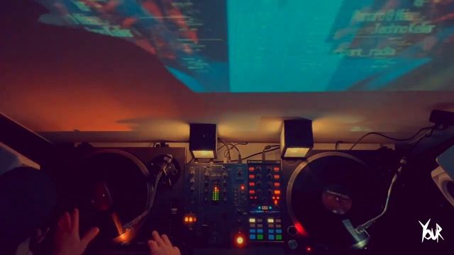 [TRAKTOR SCRATCH PRO VINYL SESSIONS] Your (home training session) TECHNO UNDERGROUND смотреть онлайн