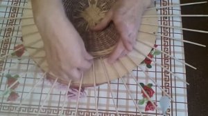 Плету круглое дно с узором _Снежинка_ по центру. Часть 3.mp4