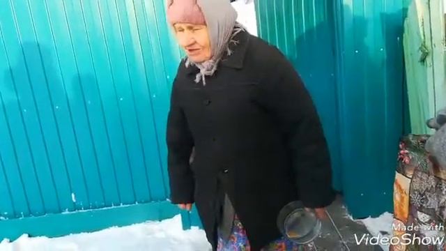 Мы ходили поздравлять бабушку)