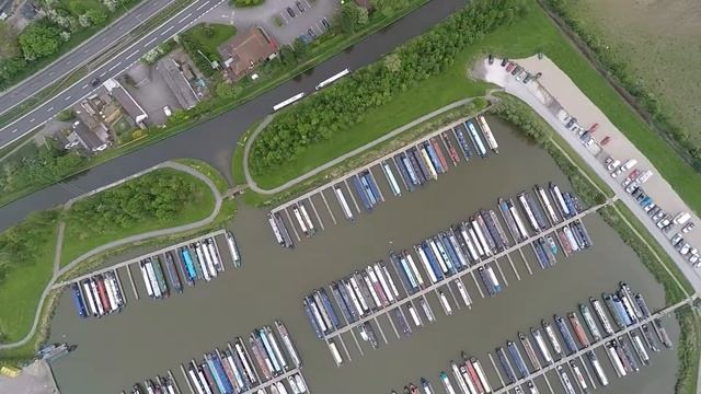 Barton Under Needwood Marina Flight смотреть онлайн