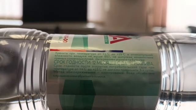 Сроки хранения бутилированной воды. Что важного можно увидеть на этикетке?