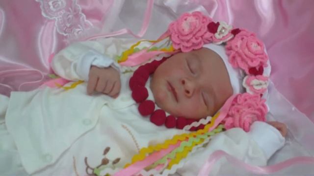 Любимая доченька Ей всего 2 дня Выписка с роддома.