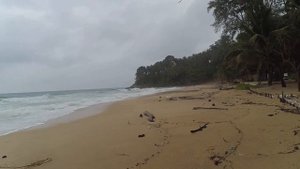 Идем пешком с bang tao beach на Surin beach пляж пальм