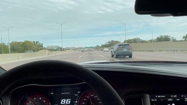 CUTTING UP IN TRAFFIC WITH STOLEN HELLCAT 300 & SCATPACKs смотреть онлайн