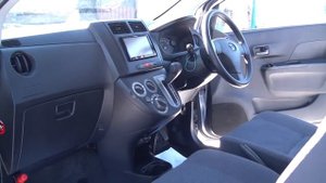 2015 г Daihatsu Mira
