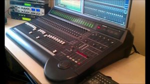 Mackie D8B - Flying Faders