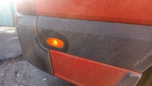 Как заменить лампочку в габарите  Мерседес Спринтер.