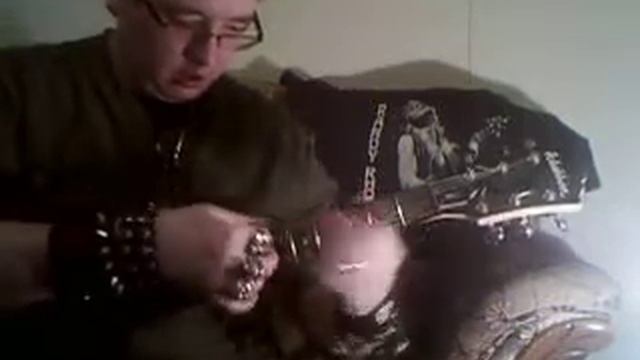 me showing you how to play 'little horn' by marilyn manson on guitar смотреть онлайн