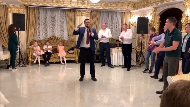 Свидетельница убила гостей в танце цыганкой! Рокер в шоке!