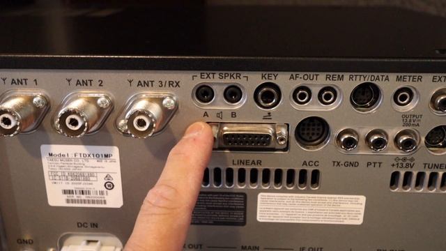 New Yaesu FTDX101MP Unboxing with Sceptre External Monitor! смотреть онлайн