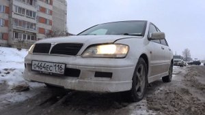 Mitsubishi Lancer Cedia удар в переднюю часть.
