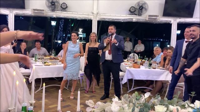 Друг жениха порвал танцпол на свадьбе в ХЛАМИНУ!! ГОСТИ В ШОКЕ!