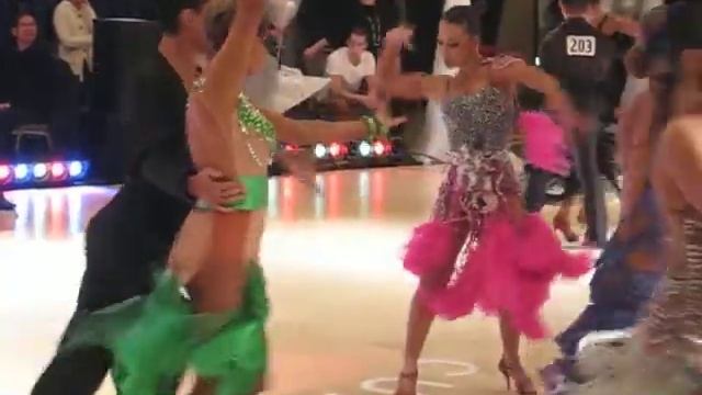 2011-Nina Estrina & Igor Zabrodin - Chemp, Cha-Cha смотреть онлайн