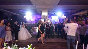 Пацанчик разорвал танцпол на свадьбе