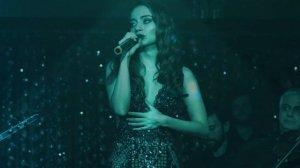 Efsun "Damla Sönmez" أغنيه إيفسون Durdurun dünyayı مترجمه للعربية من مسلسل الحفرة-Çukur