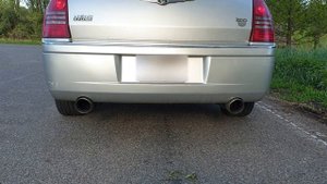 Chrysler 300C 5,7 Hemi exhaust sound