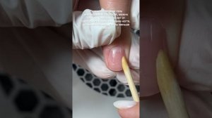 Укрепление коротких ногтей гелем.