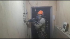 Смотрите как работает электрик. #электрик