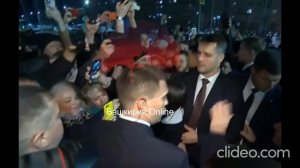 Президент РФ Владимир Путин 17 октября в Уфе вышел к собравшимся местным жителям и пообщался с ними