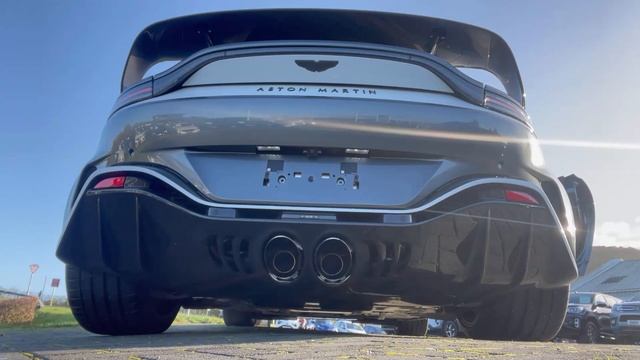 2022 Aston Martin V12 Vantage - Start up, exhaust, and full vehicle tour смотреть онлайн