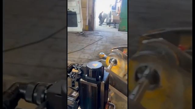 Расточка и наплавка отверстий стрелы погрузчика Hyundai