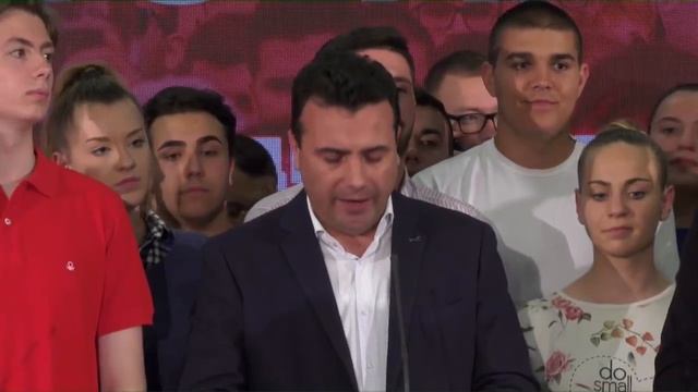 (ВО ЖИВО) Последователни изјави на Стево Пендаровски и Зоран Заев смотреть онлайн