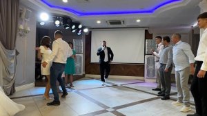 Дружок порвал танпол на свадьбе