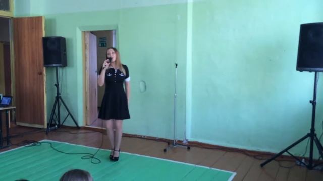 Огонек - военные песни (поет Виктория Райкина, cover)