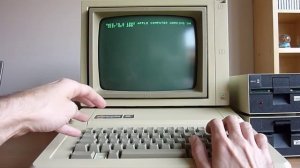 Apple IIe - programming Apple Basic on a 1984 computer!