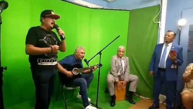 los Avilés en el homenaje a don oscar aviles смотреть онлайн