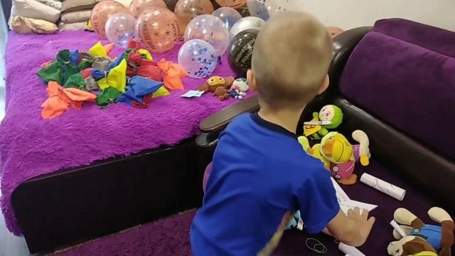 Проходим квест по поиску подарков на день рождения