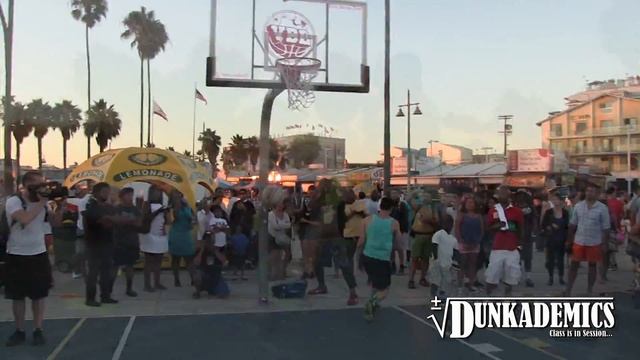 Jared Roth CRAZY Dunk Contest : Jumps Over Panda's Friend! смотреть онлайн